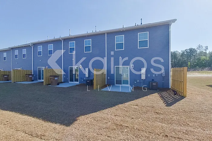 2541 Banyon Cir — Photo 18