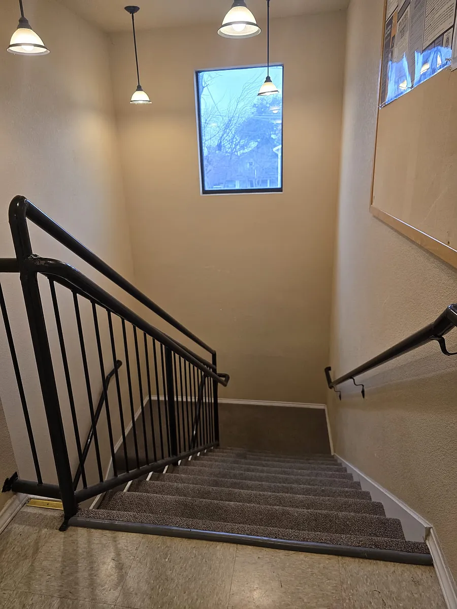 Building Photo - 654 Saint Louis Ave #204