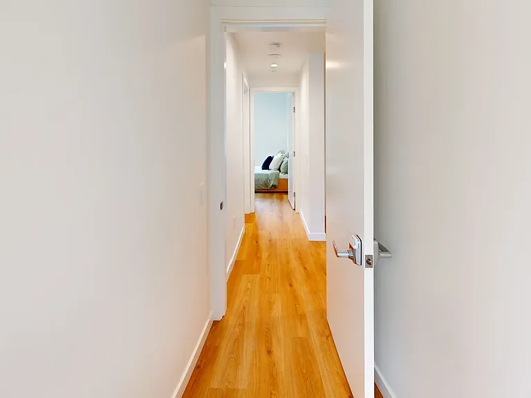 9516 University Cres — Photo 57