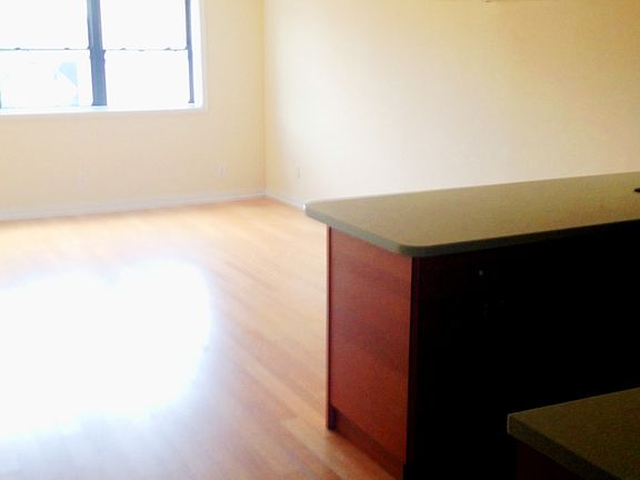 2nd image of 1714 E Passyunk Ave