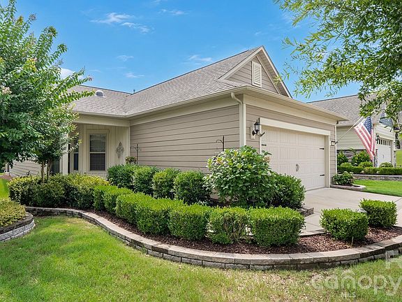 3rd image of 1018 Kirby Dr