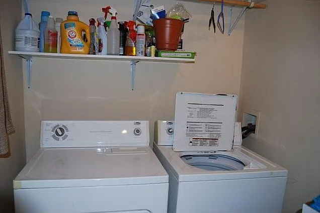 Washer & Dryer off xtra living space