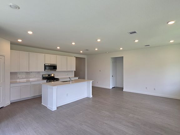 2nd image of 3005 Paradise Capri Dr