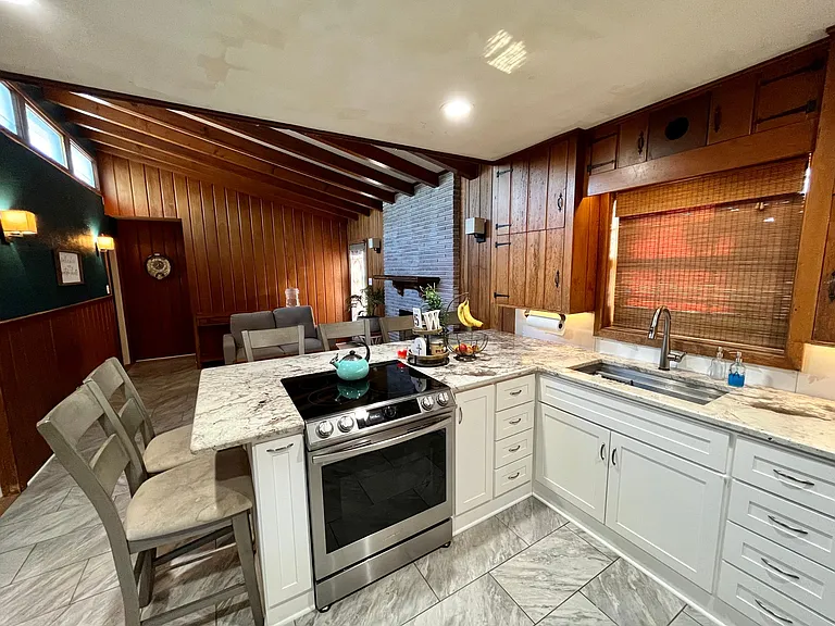 3518 Lynette Dr — Photo 10