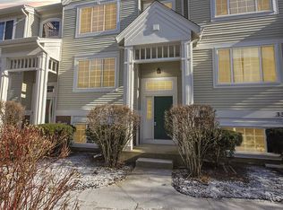 3348 Ravinia Cir, Aurora, IL 60504