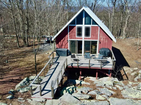 324 Justin Ln, Great Cacapon, WV 25422