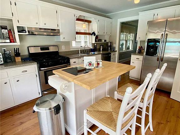 4th image of 150 Homestead Ave
