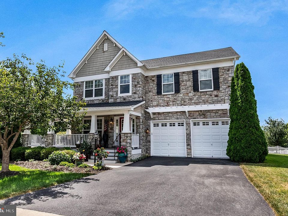 1st image of 113 Roseville Ct