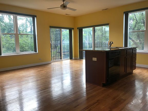 4th image of 7554 N California Ave Unit 205