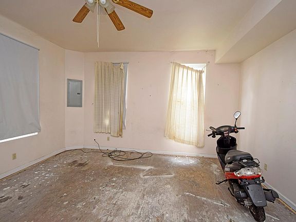5th image of 810 Livingston St