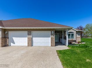 3823 Oakport St N, Moorhead, MN 56560