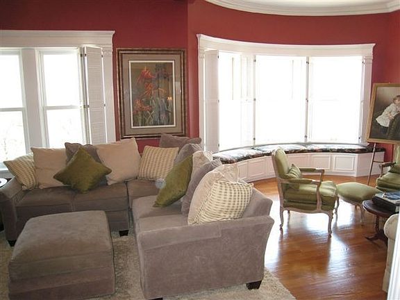 4th image of 10 N Kingshighway Blvd APT 10C