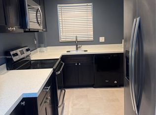 541 Blue Heron Dr APT 304, Hallandale, FL 33009