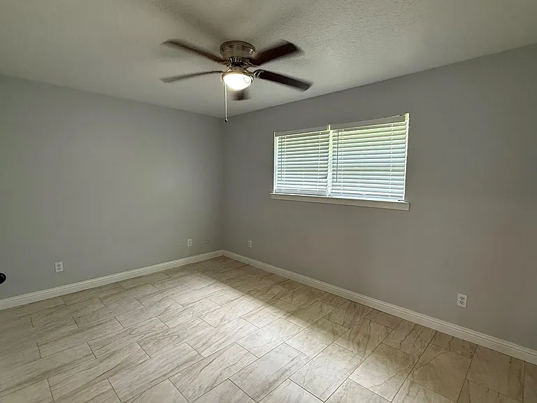 5525 Main St — Photo 20