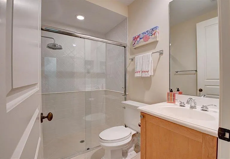 306 E Mallory Cir — Photo 34