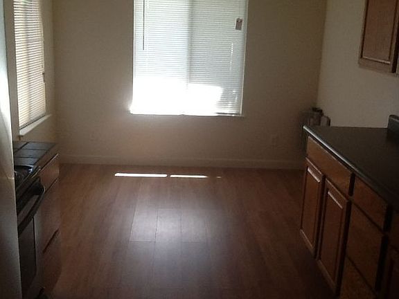 5th image of 1555 N Pleasant Ave APT 101