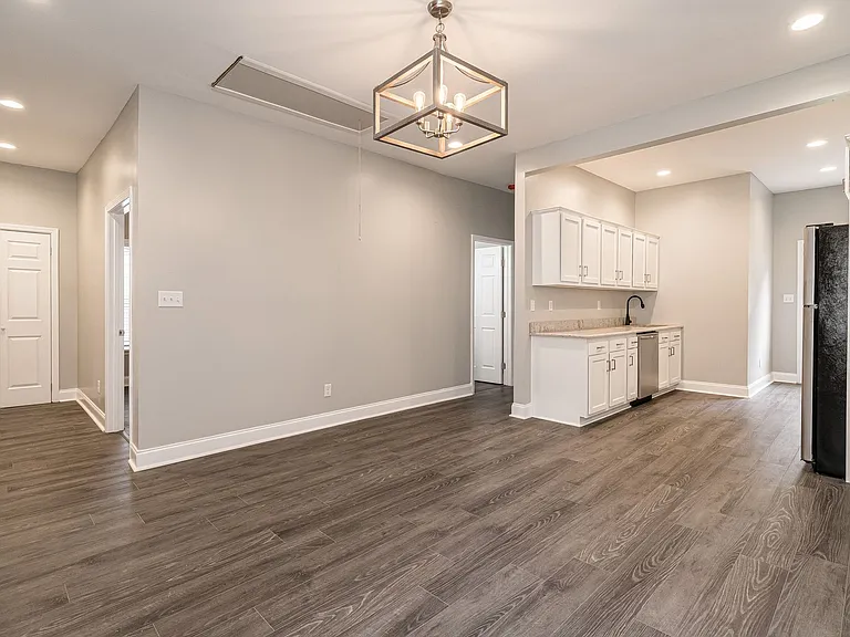 806 Longfield Ave — Photo 10