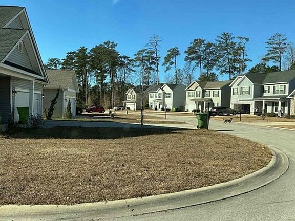 Exterior Neighborhood (street photo)