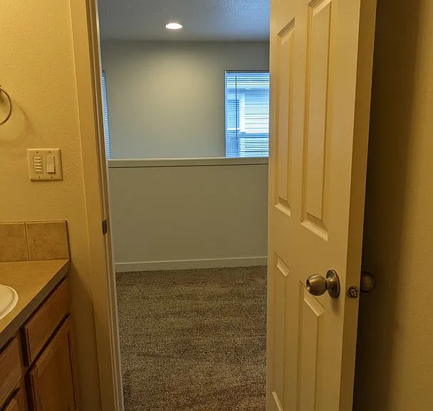 Halsey East Townhomes — Photo 96