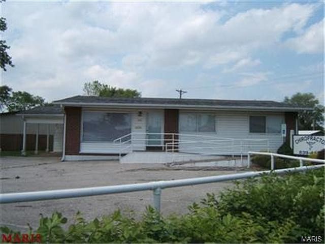 1st image of 605 Loyola Dr