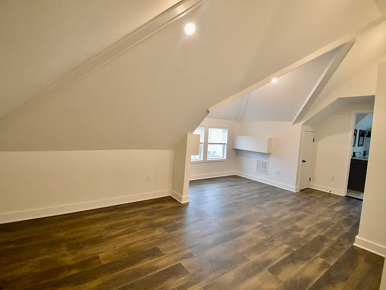 21 Nichols St — Photo 10