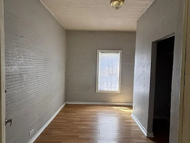 1219 Grothe St — Photo 1