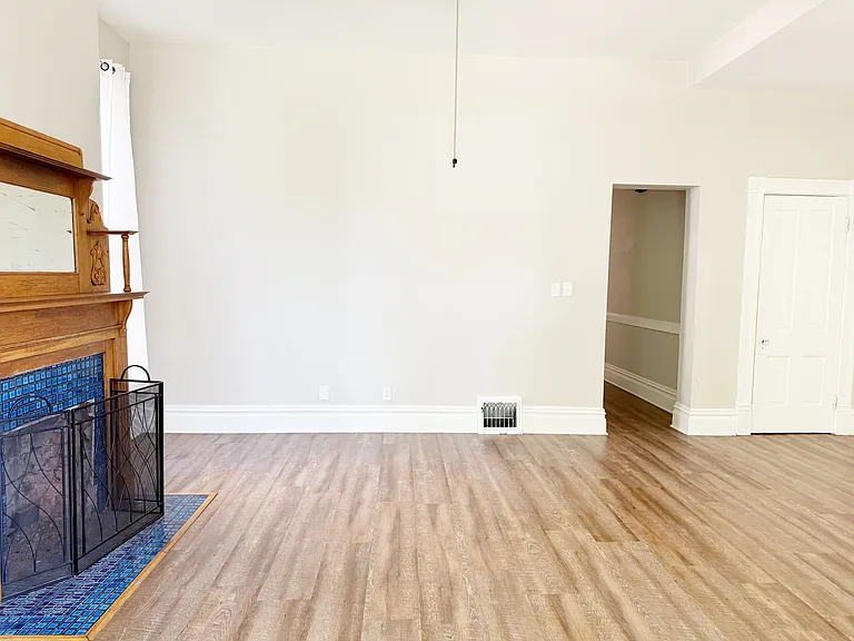 28 E Powell Ave #A — Photo 3
