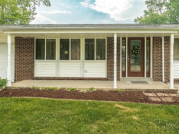 2nd image of 800 Fernview Dr