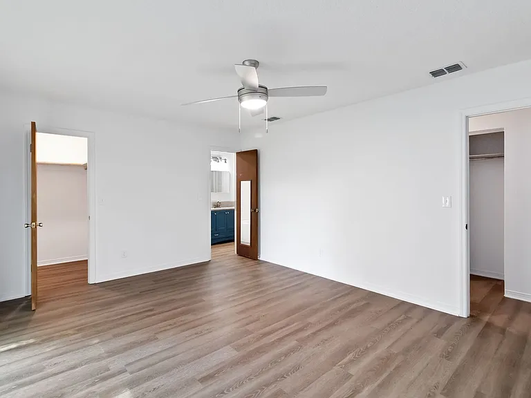 225 Montana Ave — Photo 7