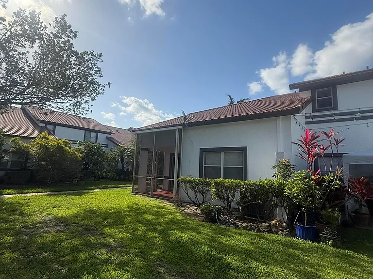 9831 NW 24th St — Photo 55