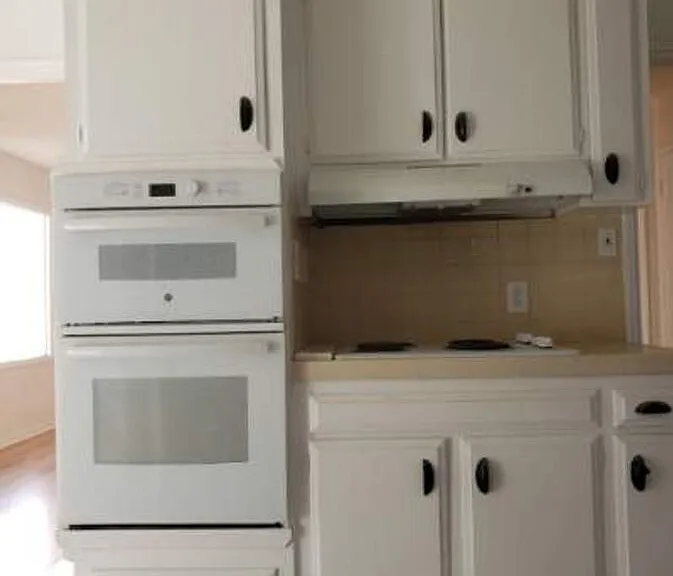 555 W Whittier Ave — Photo 13