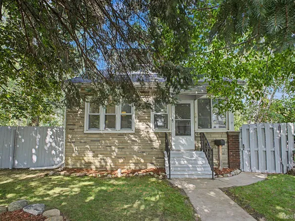 40 W Benson St, Ecorse, MI 48229