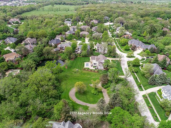 4th image of 2227 Regency Woods Dr