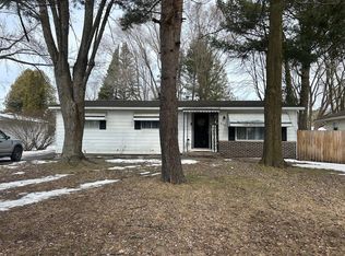 406 W 2nd St, Gladwin, MI 48624