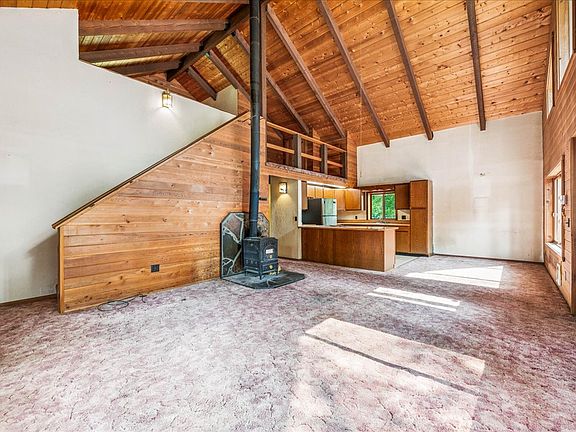 5th image of 984 Seville Ln