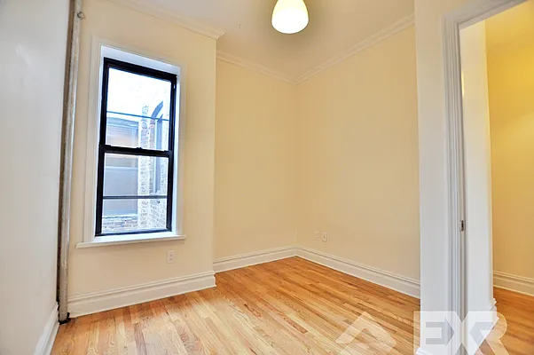 Rented by EXR | media 21