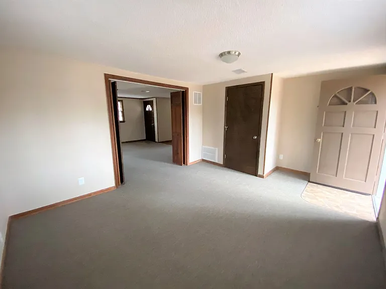 111 Waldrop Rd — Photo 2