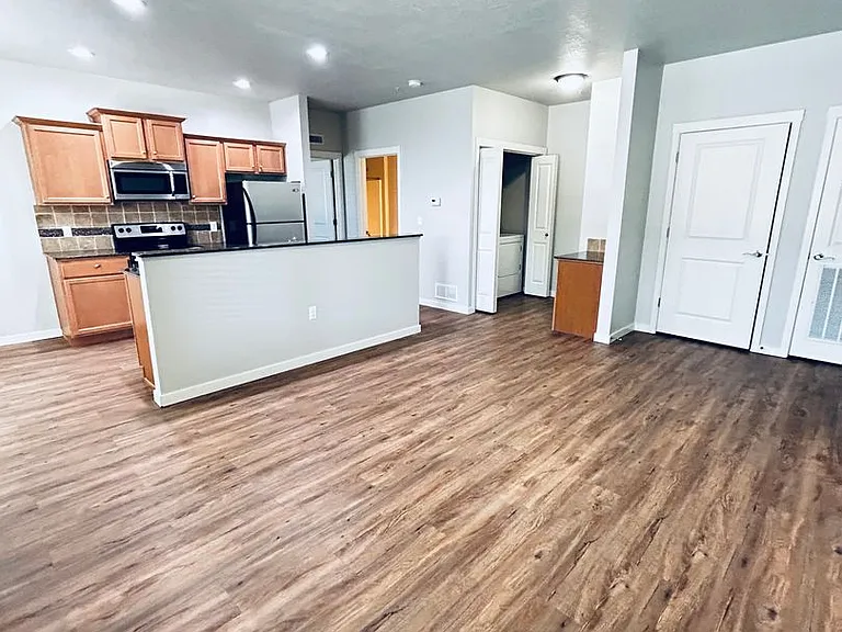 2111 S Accolade Ave — Photo 9