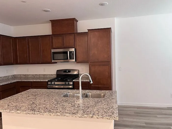 759 E Zesta Ln #103 — Photo 8
