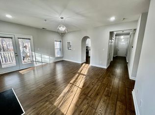 321 Glenolden Ct, Cary, NC 27513