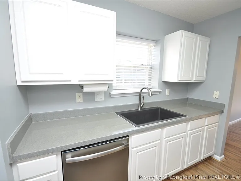 202 Thorncrest Dr — Photo 12