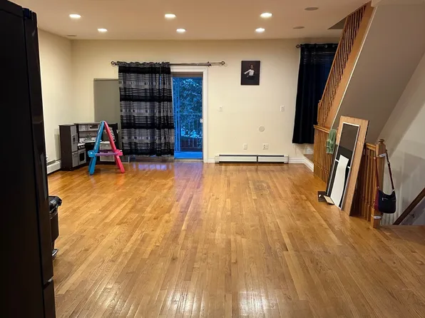 1548 East 59th Street image 5 of 18