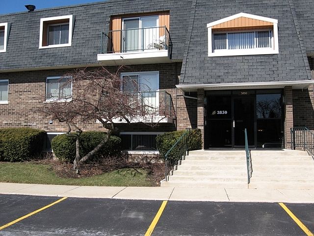 1st image of 3850 S Parkway Dr APT 1F