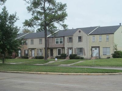 5790 Maple Hill Dr, Houston, TX, 77088
