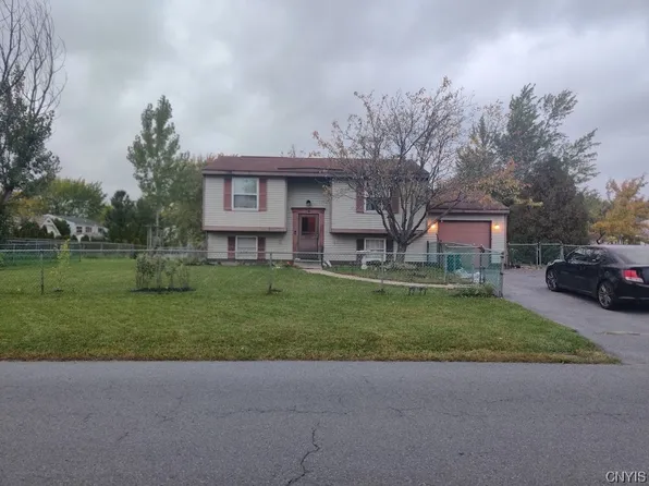 6171 Wynmoor Dr, Cicero, NY 13039