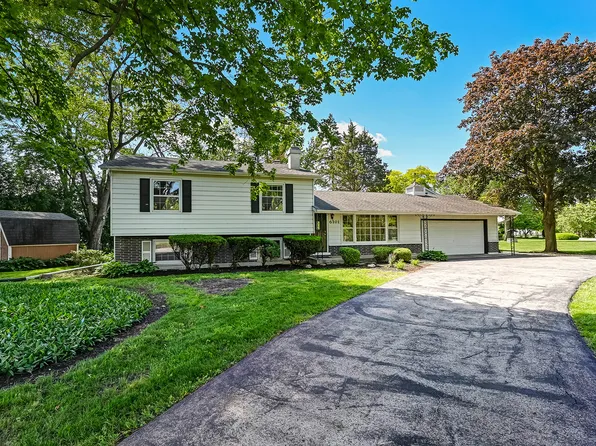 6101 Bentley Ave, Willowbrook, IL 60527