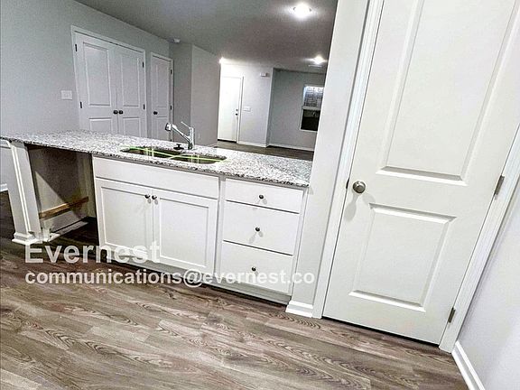4th image of 4243 Park Ave