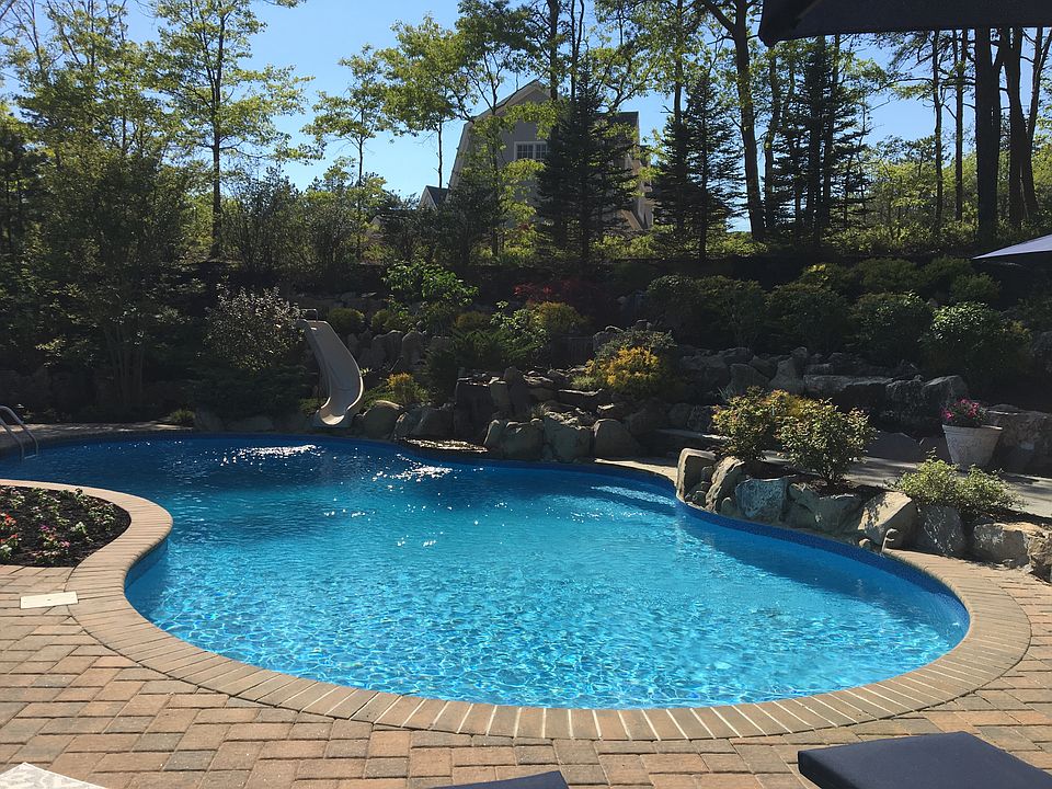 1st image of 6 Candace Dr