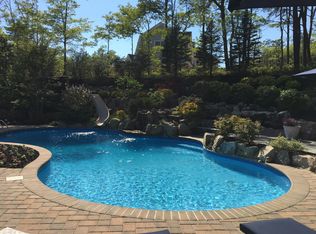 6 Candace Dr, East Quogue, NY 11942