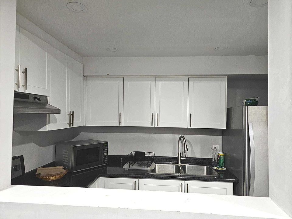 2nd image of 78 Jingle Cres #Basement